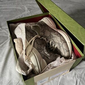 Gucci 100 rhyton sneaker